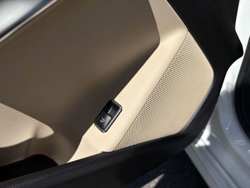 Used 2019 Mercedes-Benz CLA 250 image 16