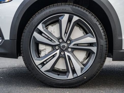 New 2026 Volvo V60 B5 Cross Country Plus w/ Protection Package Premier image 18