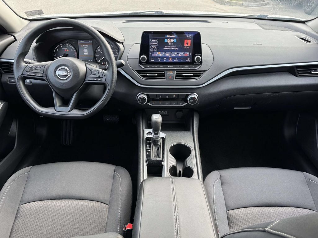 Used 2025 Nissan Altima 2.5 S FWD image 2