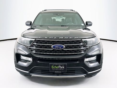 Used 2020 Ford Explorer XLT w/ Equipment Group 202A image 2