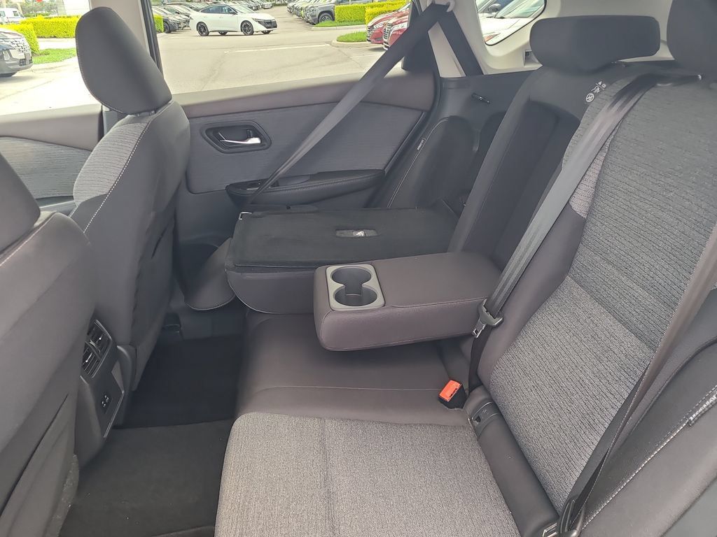 Certified 2021 Nissan Rogue SV FWD image 14