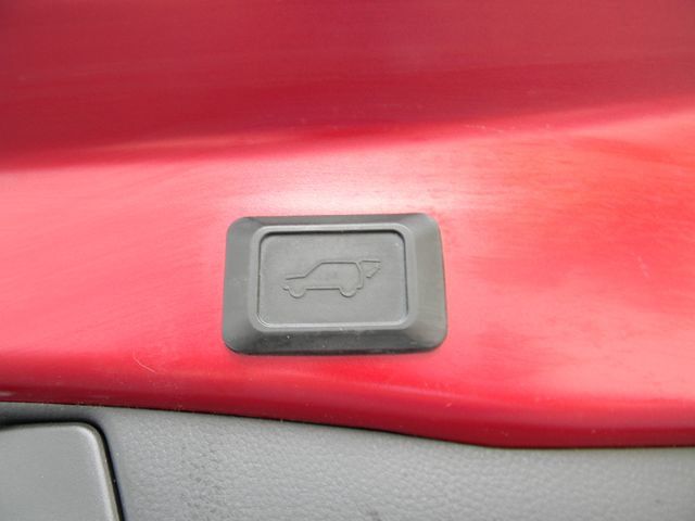 Used 2020 Toyota RAV4 Limited AWD/4WD image 23