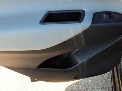 Used 2019 Chevrolet Equinox LS image 10