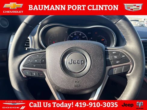 Used 2018 Jeep Grand Cherokee Laredo AWD/4WD image 14