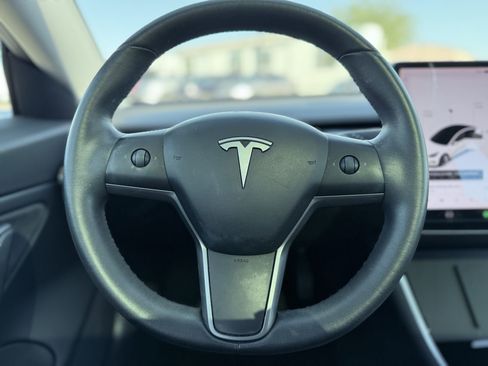 Used 2020 Tesla Model 3 Long Range image 15