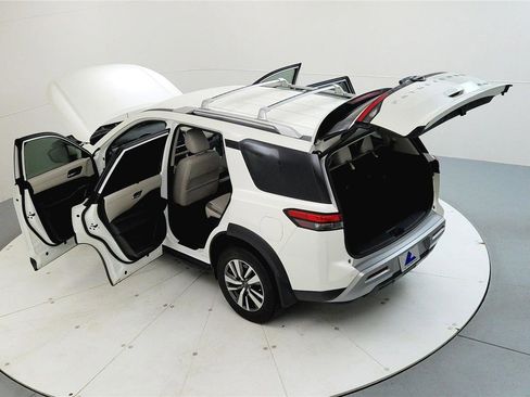 Used 2023 Nissan Pathfinder SL image 21