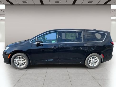 New 2026 Chrysler Pacifica Select image 7