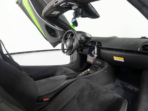 Used 2025 McLaren Artura Spider RWD image 25