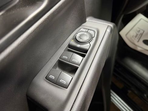 Used 2025 Chevrolet Silverado 1500 Custom image 15