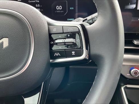 Certified 2025 Kia Carnival SX FWD image 24
