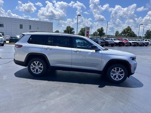 Used 2022 Jeep Grand Cherokee L Limited image 4