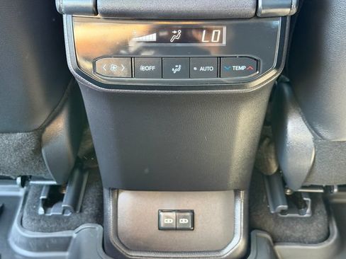 Used 2026 Toyota Highlander XLE AWD/4WD image 17