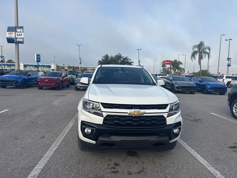 Used 2022 Chevrolet Colorado LT w/ LT Convenience Package image 2