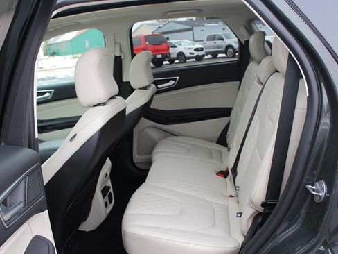 Used 2024 Ford Edge Titanium w/ Titanium Elite Package image 9