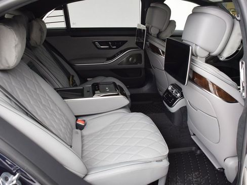 New 2025 Mercedes-Benz S 580 4MATIC Sedan image 17