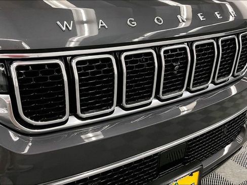Used 2023 Jeep Wagoneer 4WD w/ Premium Group I image 34