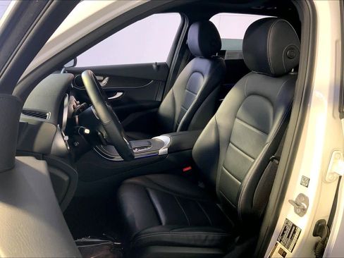 Used 2020 Mercedes-Benz GLC 300 4MATIC image 5