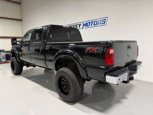 Used 2015 Ford F250 Lariat w/ Lariat Ultimate Package image 4