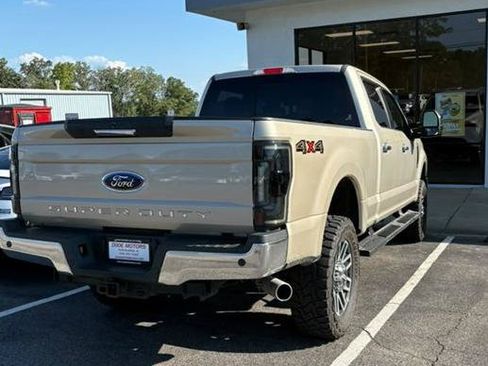 Used 2017 Ford F250 XLT w/ XLT Premium Package AWD/4WD image 2