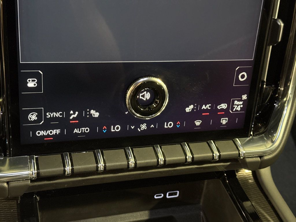 Used 2025 GMC Yukon Elevation w/ LPO, Floor Liner Package AWD/4WD image 18
