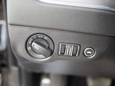 Used 2023 Dodge Charger SXT image 18