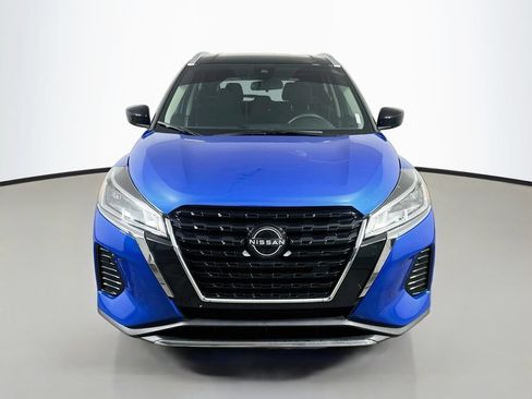 Used 2022 Nissan Kicks SV FWD image 2