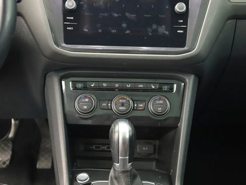 Used 2018 Volkswagen Tiguan SE w/ Panoramic Sunroof Package AWD/4WD image 20