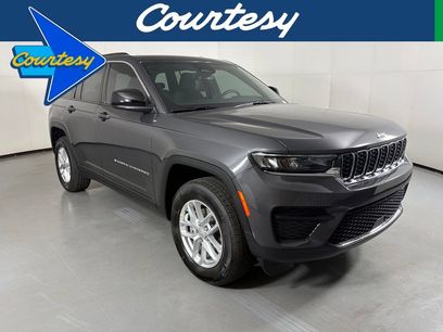 New 2026 Jeep Grand Cherokee Laredo w/ Trailer Tow Package