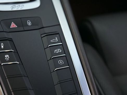 Used 2017 Porsche 911 Carrera image 44