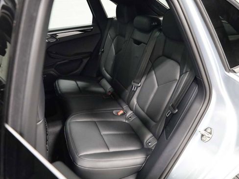 Certified 2026 Porsche Macan image 36