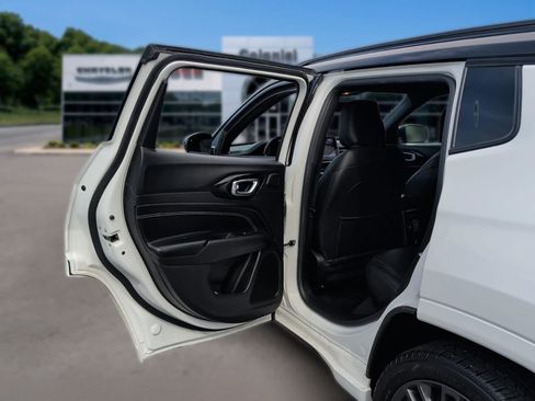 Used 2022 Jeep Compass High Altitude AWD/4WD image 29