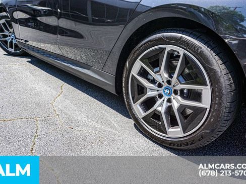 Used 2024 BMW i5 eDrive40i image 17