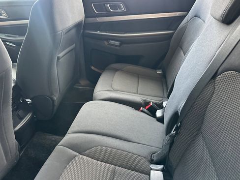 Used 2018 Ford Explorer XLT w/ Equipment Group 201A AWD/4WD image 26