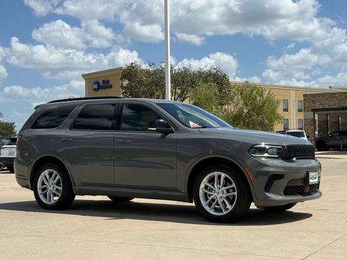 Used 2024 Dodge Durango GT RWD image 6