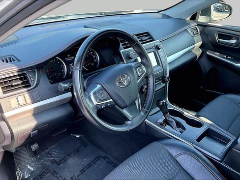 Used 2017 Toyota Camry SE FWD image 17