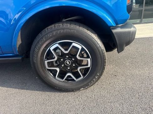 Used 2023 Ford Bronco Outer Banks AWD/4WD image 12