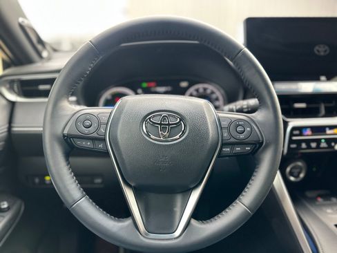 Used 2024 Toyota Venza image 4