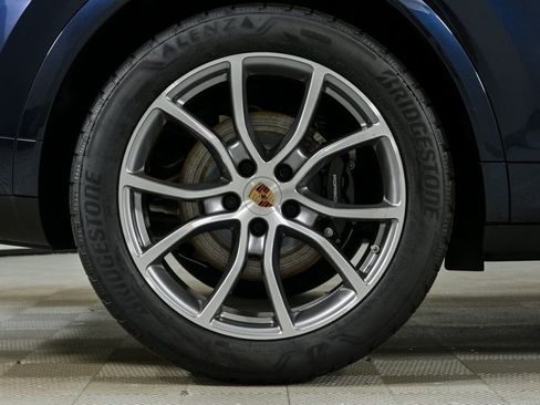 Certified 2025 Porsche Cayenne image 39
