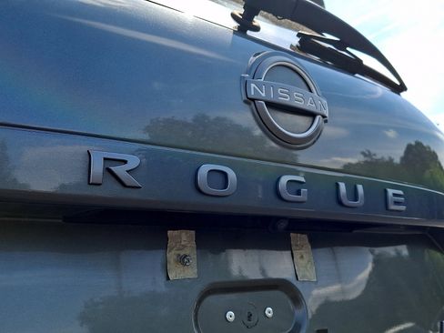 Used 2024 Nissan Rogue S AWD/4WD image 30