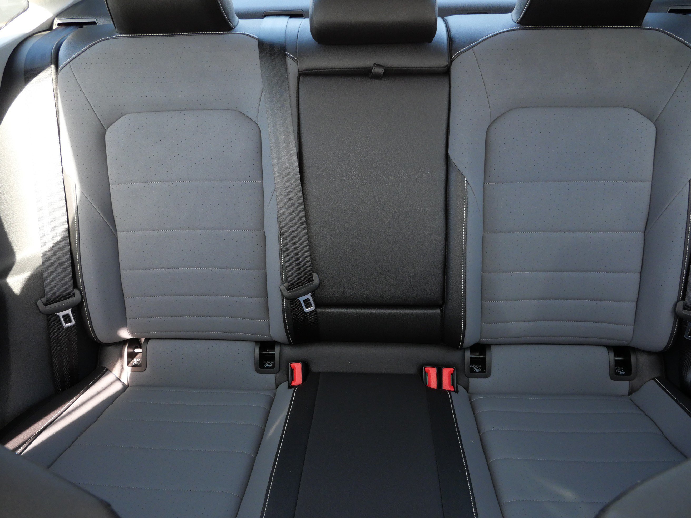 Certified 2025 Volkswagen Jetta SE w/ Sunroof Package FWD image 13