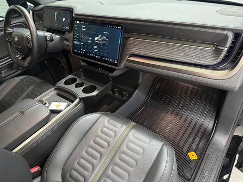 Used 2023 Rivian R1T Adventure image 9