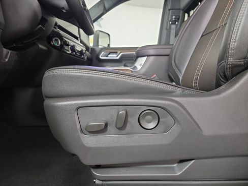 Used 2025 Chevrolet Silverado 3500 High Country w/ Technology Package image 29