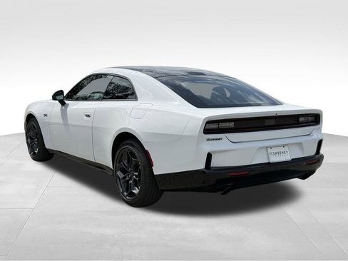 New 2026 Dodge Charger R/T w/ Blacktop Package AWD/4WD image 4