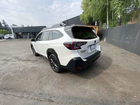 Used 2023 Subaru Outback Onyx Edition AWD/4WD image 4