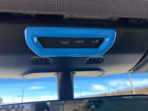 Used 2022 Jeep Wrangler Unlimited Sahara image 40