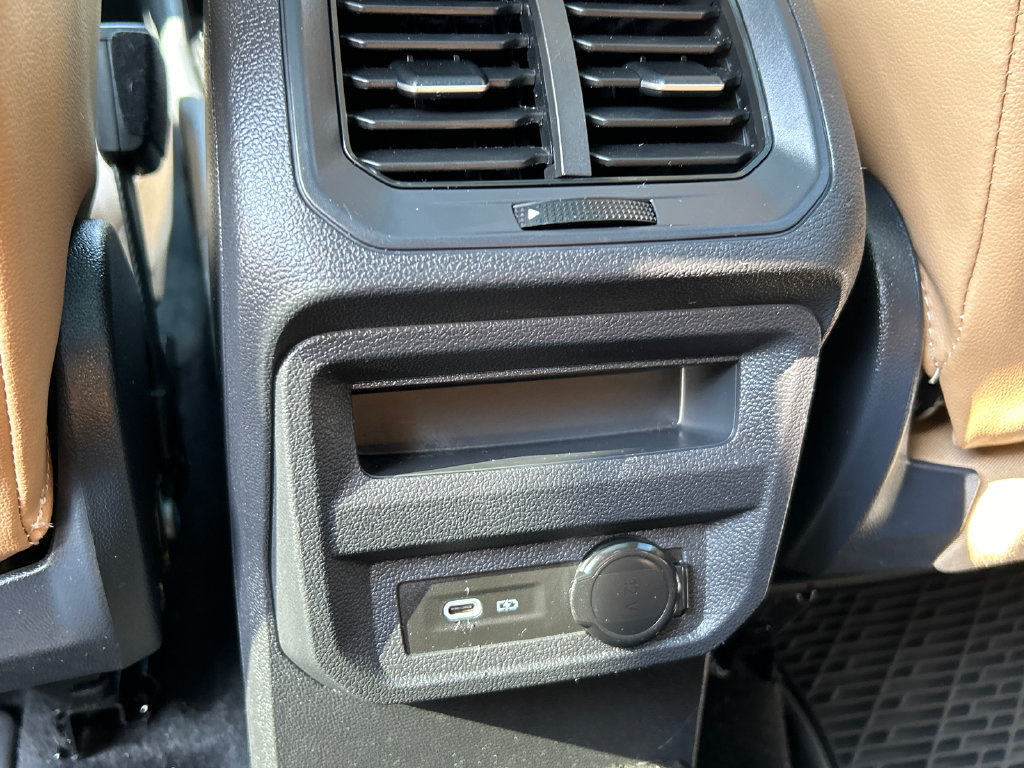 Used 2024 Volkswagen Tiguan SE R-Line AWD/4WD image 26
