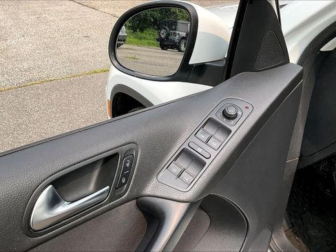 Used 2018 Volkswagen Tiguan Limited AWD/4WD image 30