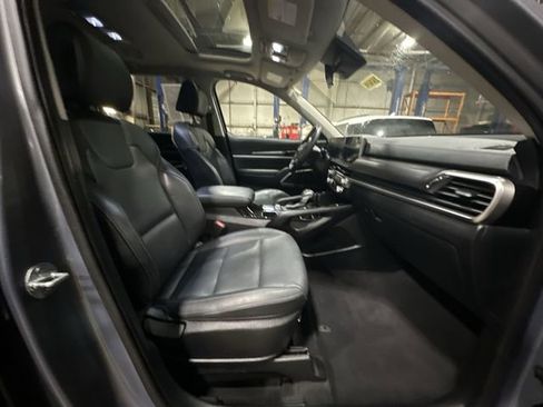 Certified 2024 Kia Telluride S w/ S Sunroof Package image 29