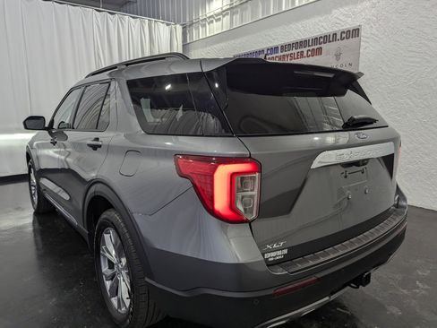 Used 2023 Ford Explorer XLT w/ Equipment Group 202A image 9