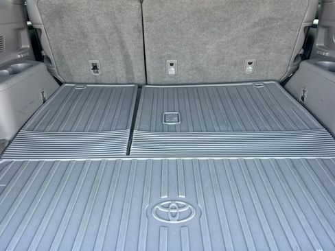 Certified 2019 Toyota Highlander XLE AWD/4WD image 15